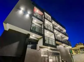 Hotel Crown Inn Surajkund Near Greenfield