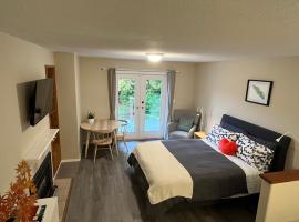 Private 1BR Guest Suite in North Nanaimo, hotel in Nanaimo
