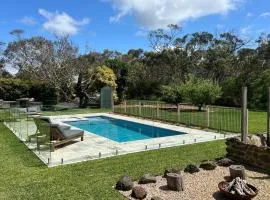 Homestead Loft retreat Heated Pool, Spa, Basketball court, Spa bath in loft