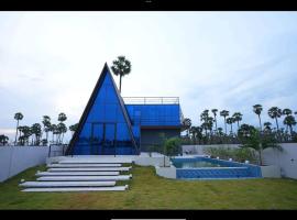 Aura Villa, Hotel in Chīrāla