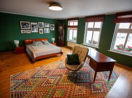 Kamienica na Starym Rynku - 140 m2 i garaż – hotel w mieście Puck