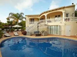 Luxury 5 Bed Mountain Views Heated Pool Games Room