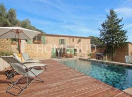 Votre splendide mas de pierre à la campagne, entièrement rénové, Hotel in Cabris