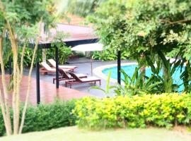 Tropicana Lanta Resort, отель в городе Ланта-Яй