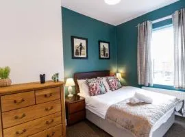 Bright and Well-Kept 3-Bed Property! Free Parking