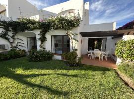 Estepona - Playa - 2 dormitorios con amplio jardín al lado del mar Ev1, hotel u gradu Estepona