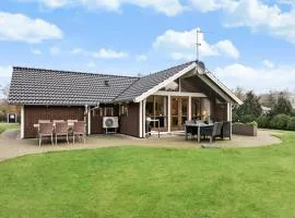 Awesome Home In Ulfborg With Kitchen