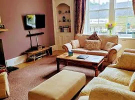 Huge 4 Bed Apt - Perfect Base to Explore The Borders
