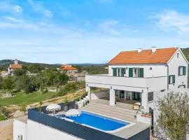 Awesome Home In Vodice