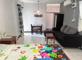 Studio with aircon n kitchen