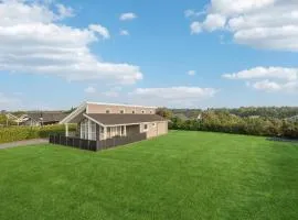 Three-Bedroom Holiday Home In Hemmet