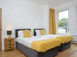 Stylish And Spacious Southampton Stay