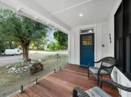 5 Bedroom - Located in Old Town Eagle