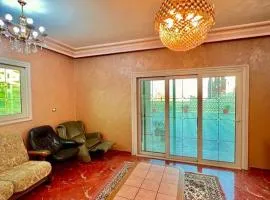Luxury 5 star apartment with rooftop, security