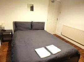 Adorable Room By Gloucester Road