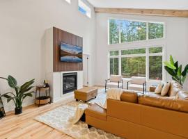 Celestial Cottage with HotTub, Cold Plunge,Games, βίλα σε Dwight