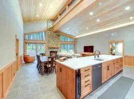 Luxe Valley Home with Sauna and Hot Tub Near Mazama