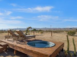 Total Serenity Cowboy Pool Fire Pit Views, family hotel in Joshua Tree