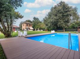 3 Bedroom Nice Home In Rosolina, villa in Rosolina