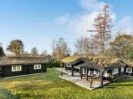 3 Bedroom Cozy Home In Hornbæk