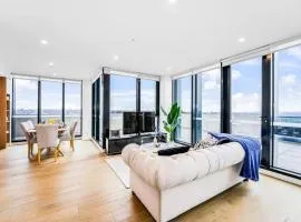 StayAU Luxurious Penthouse 3BR Panoramic Views