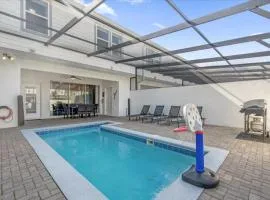 5 Bedrooms 4 Bathrooms Solterra 7436 Ol