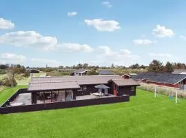 3 Bedroom Pet Friendly Home In Hjørring