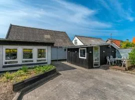 2 Bedroom Gorgeous Home In Thyholm