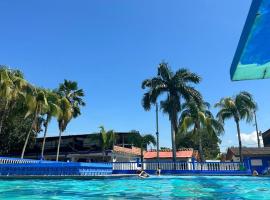 Hotel Zona Tropical, hotel v destinaci La Dorada