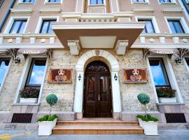 Hotel Antique - free private parking, хотел в Пловдив