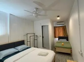 5 Minutes Airport Lodge