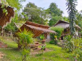 ecolodge khamu homestay guesthouse, nhà khách ở Ban Pang Hat