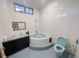 C03 Golden Rinting Homestay