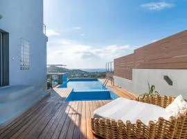 Villa Azzura with sea view & private pool at Athens Riviera