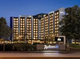 Radisson Blu Vancouver Airport Hotel & Marina