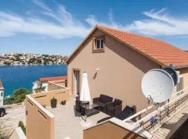 Two-Bedroom Apartment In Zatoglav