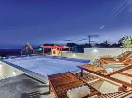 Four-Bedroom Holiday Home In Vinovo Gornje