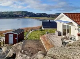 Cozy Home In Kållekärr With Wifi