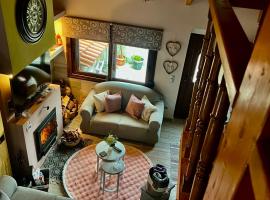 Chalet Dirfys - Escape in the heart of Evia, tradicionalna kućica u gradu 'Kambi&aacute;'