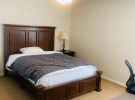 Private Queen Room Cypress 290, TX, hotel v destinaci Cypress