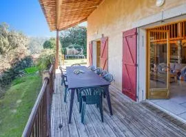 4 Bedroom Lovely Home In Azilone Ampaza