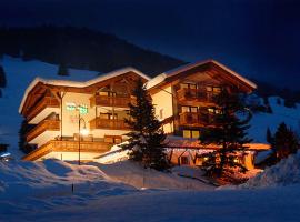 Hotel Dolomites Inn, three-star hotel in Canazei
