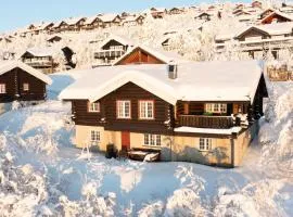 Large Cabin with Stunning Views!