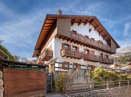 Residence Malibu Appartamento 4, hotell i Falcade