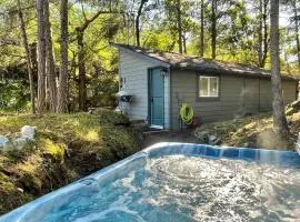 Cozy Cabana with Large Private Outdoor Hot Tub