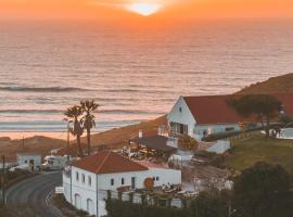 Lapoint Surf Camp Ericeira, Hotel in Ericeira
