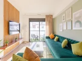 The Sunset Apartment - 2 BR & Beach-Front