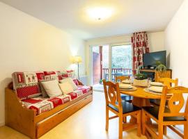 St Lary Village T2 4p lumineux - piscine - balcon - parking, viešbutis mieste Saint-Lary-Soulan