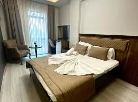 Grand Diamond Hotel