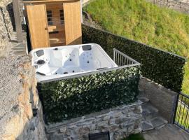 Chalet Letizia Mountain and Wellness Center - Your Mountain Holiday, hôtel à Premana